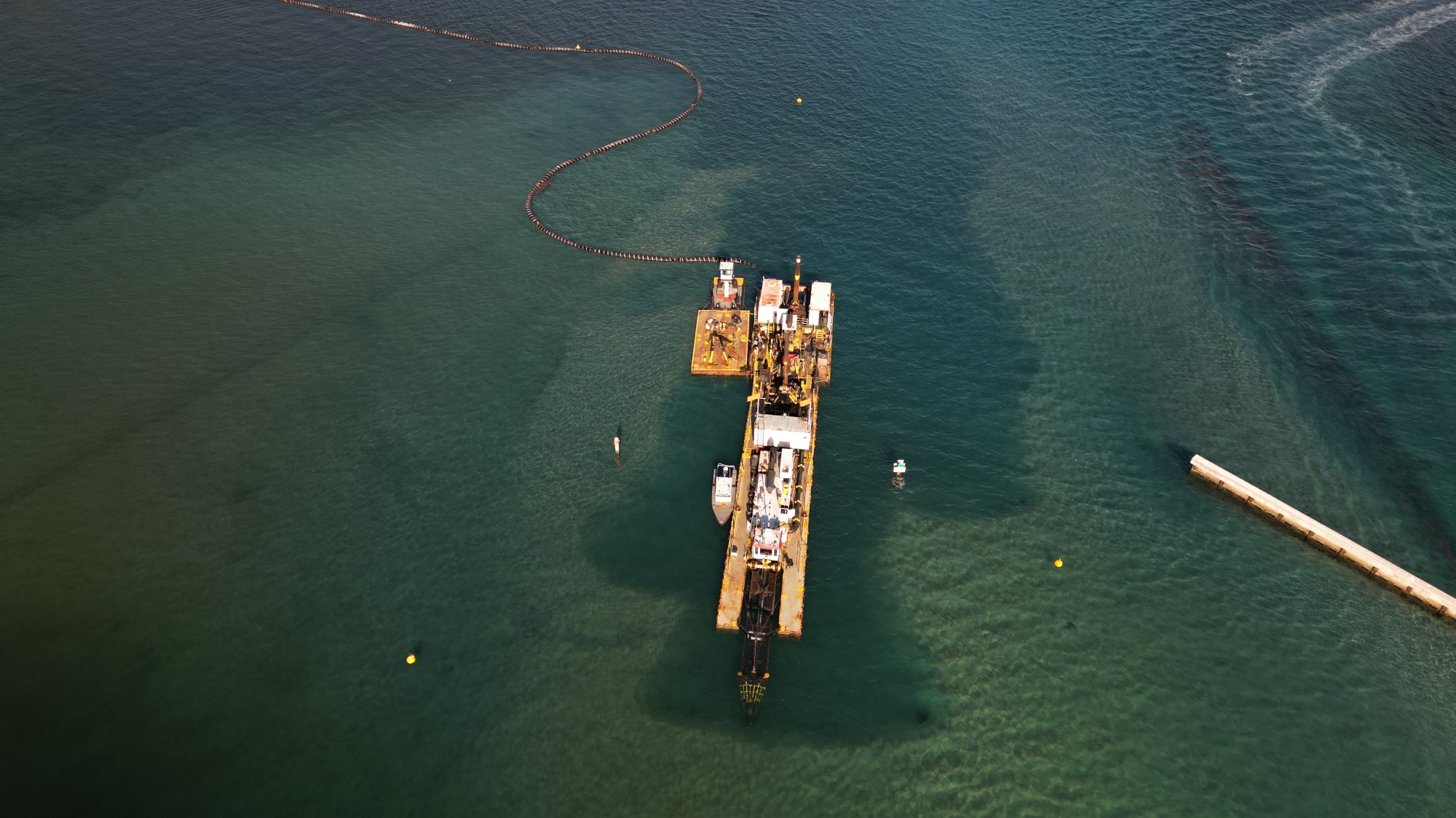 Commodore with booster barge